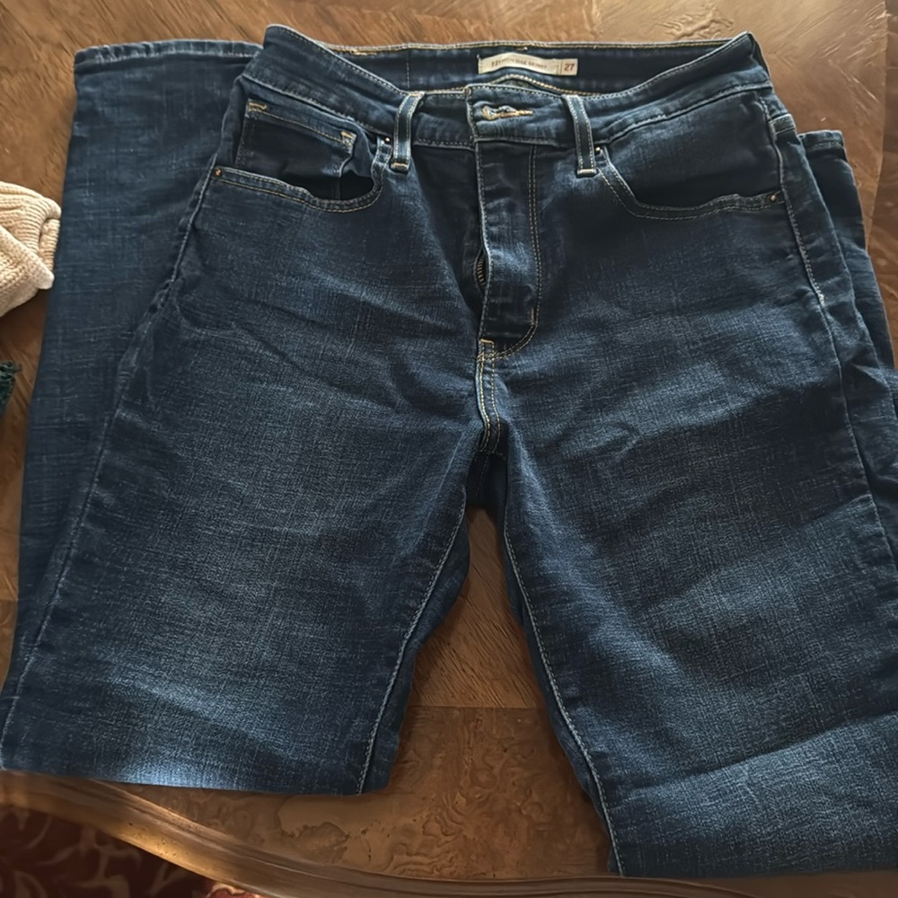 Levi’s Women’s Jeans-Size 27
